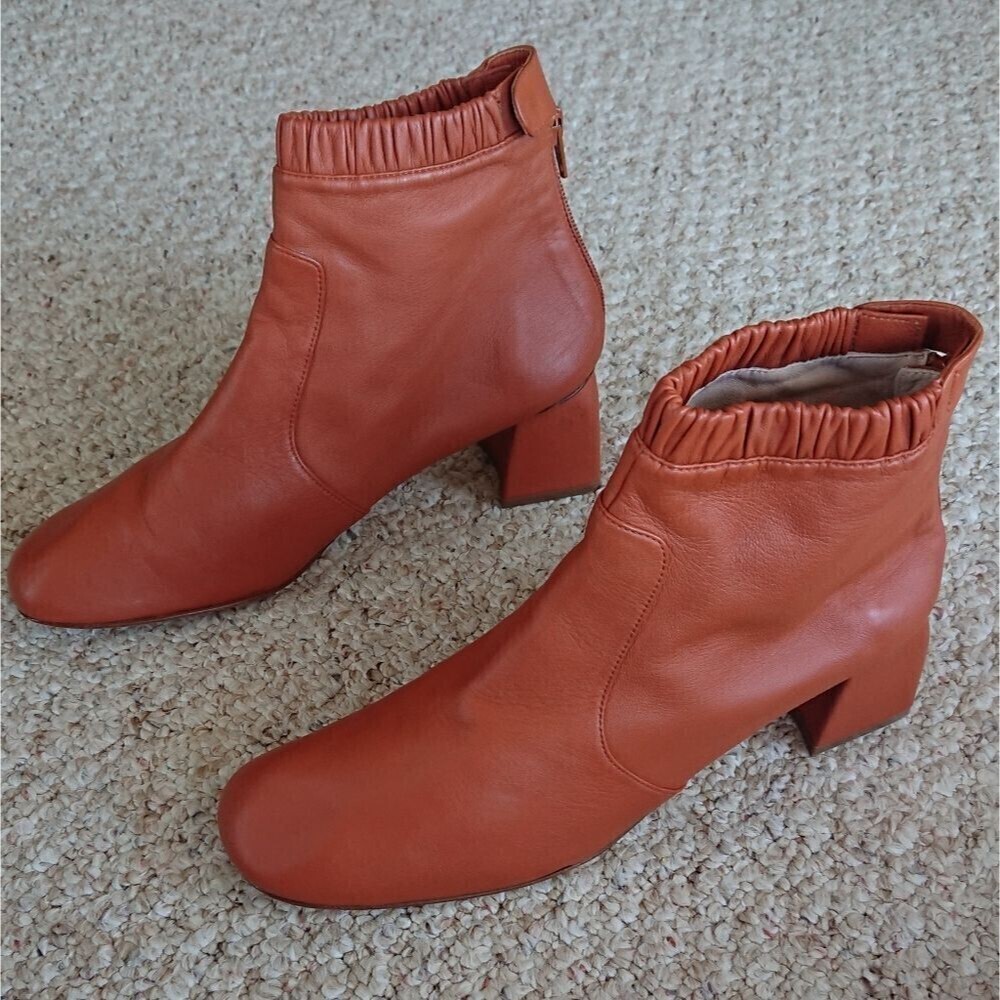Stuart Weitzman Burnt Orange Nappa leather ankle boot size 9M